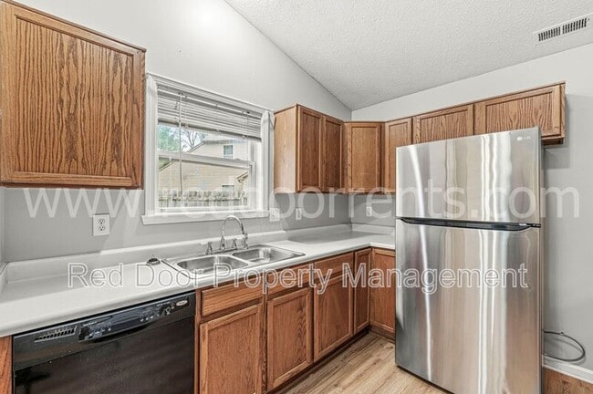 Building Photo - 10015 Miranda Cir