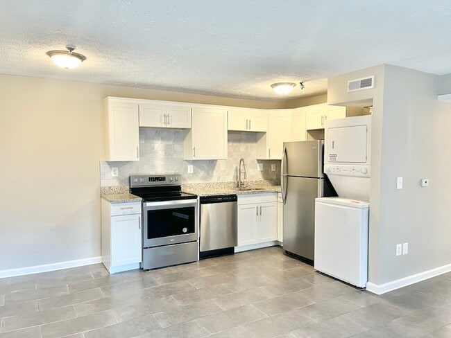 Building Photo - 1000 Parkvale Ct