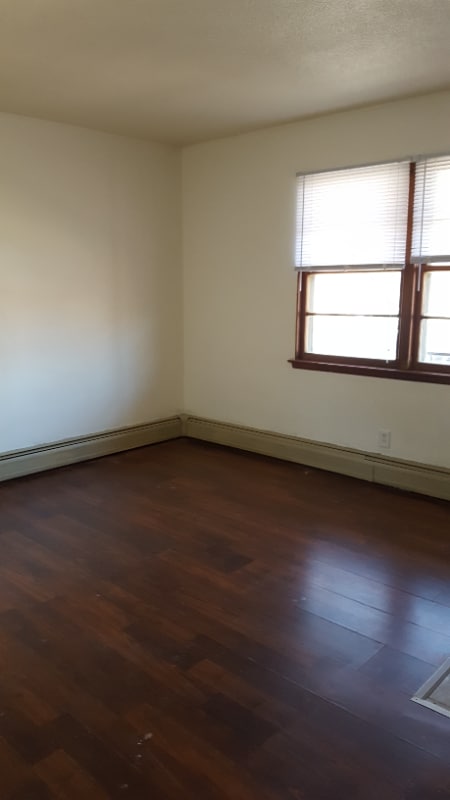 Building Photo - 135 8th St S