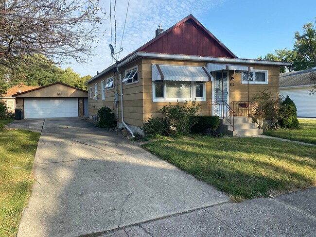 Building Photo - 812 Swift Ave
