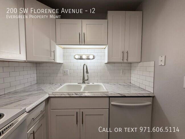 Foto del edificio - 200 SW Florence Ave