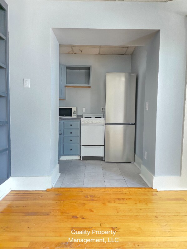 Building Photo - 128 Hammond St