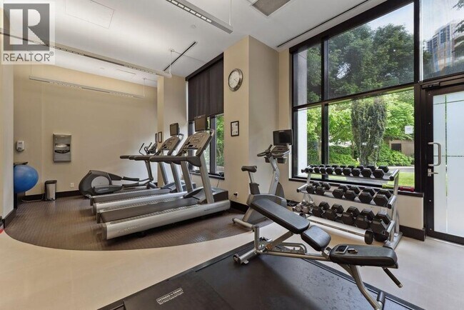 Photo du bâtiment - 6188 Wilson Ave