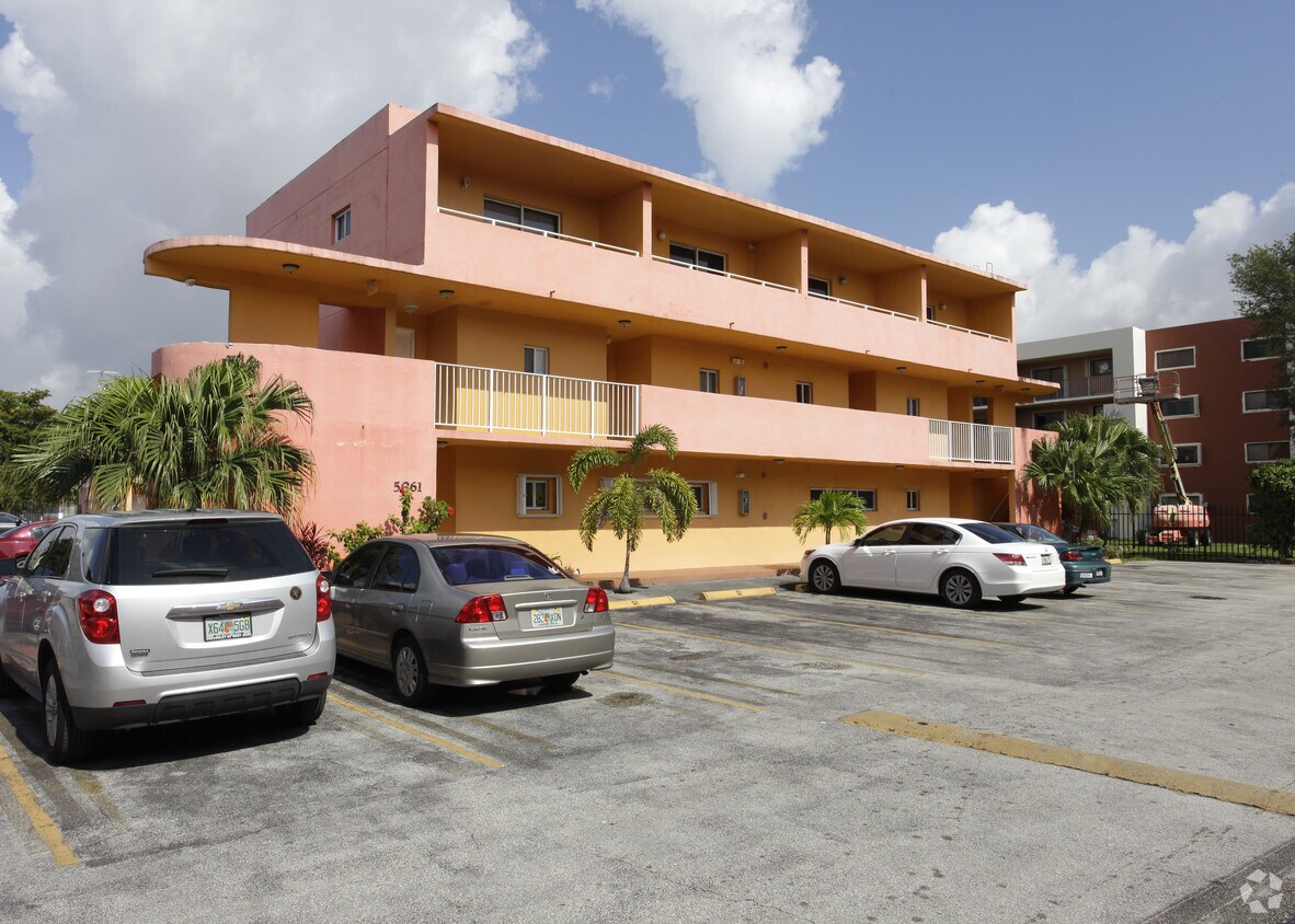 Savannah Apartments Hialeah, FL