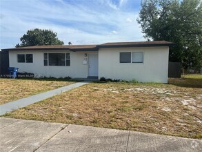 Building Photo - 770 NW 179th St