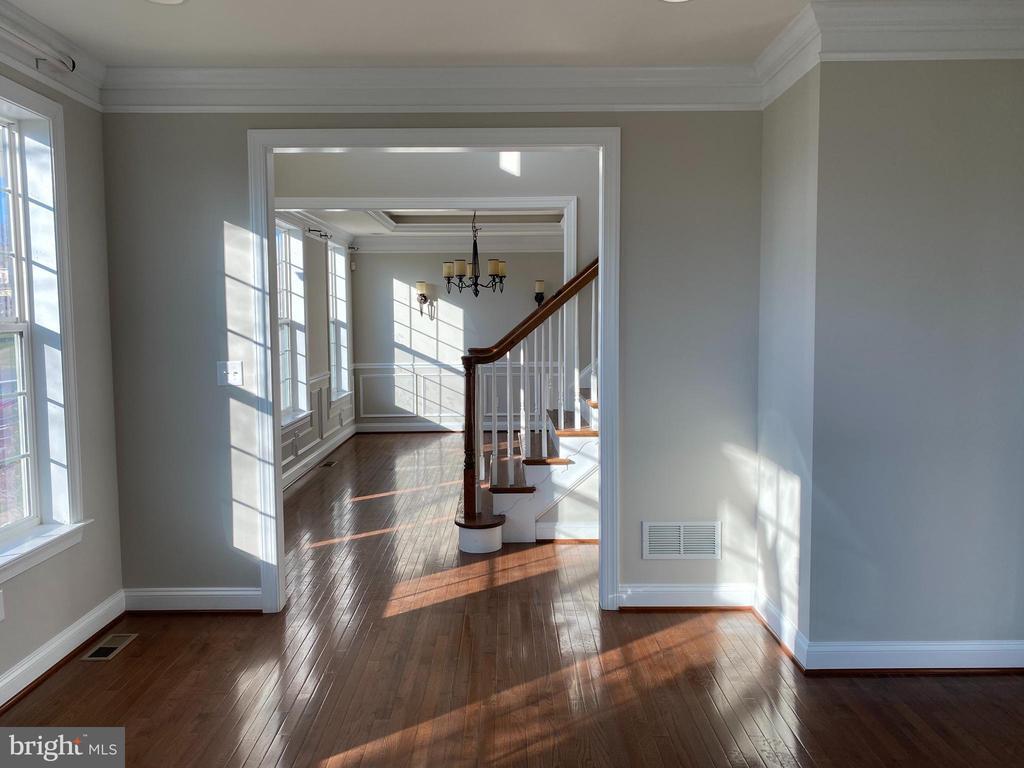 Primary Photo - 301 Wagon Wheel Ln