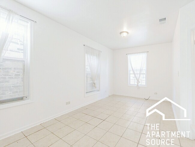 Foto del edificio - 1900 S Throop St