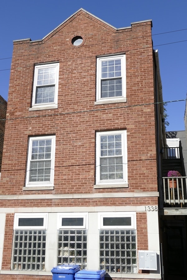 Building Photo - 1338 W Erie St