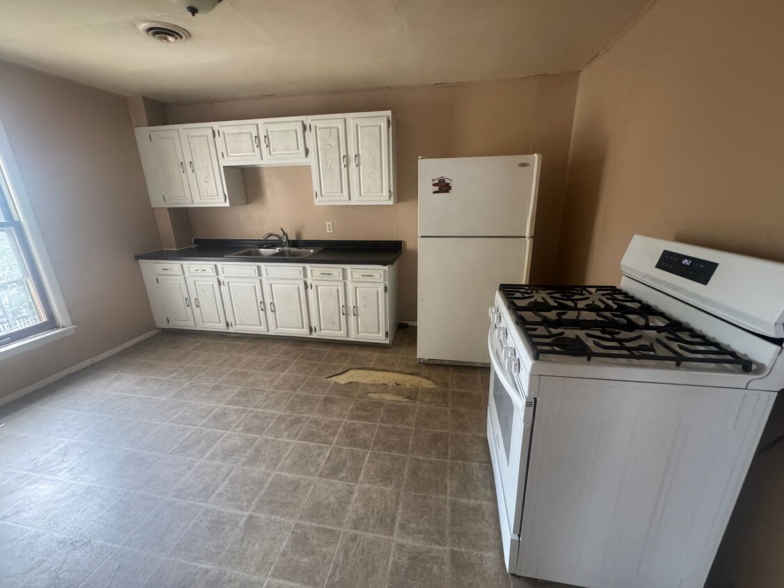 Foto principal - 718 24th Ave NE