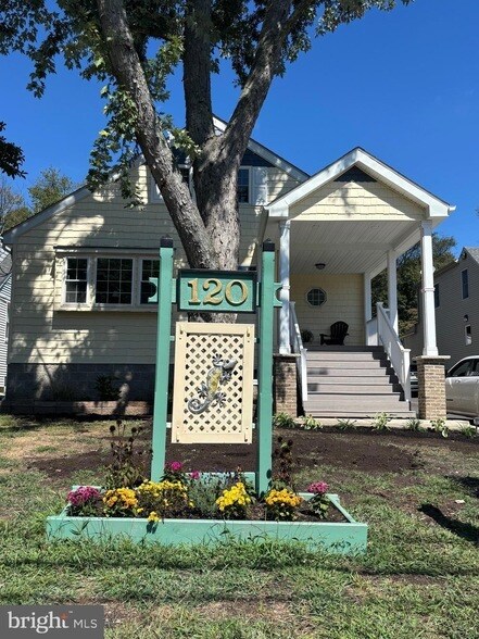 Foto del edificio - 120 Phillips Ave