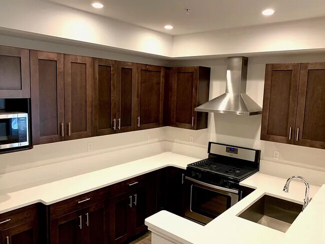 Foto del edificio - 2 bed/1 bath in Southeast Redmond