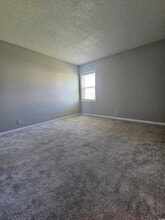 Building Photo - 755 Burcale Rd