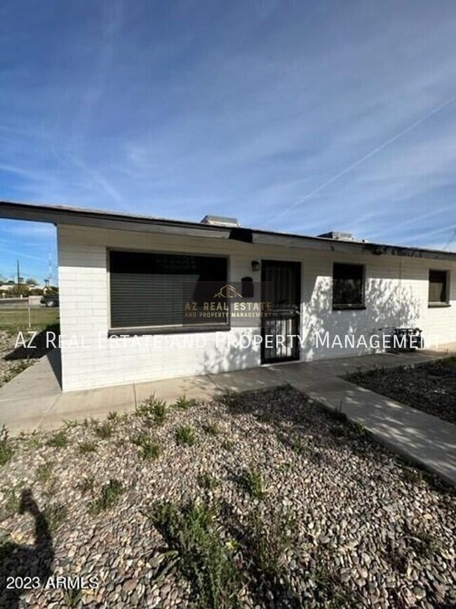 Building Photo - 3417 E Windsor Ave