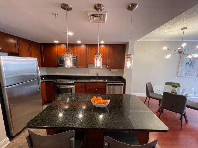 Foto del edificio - 1020 N Highland St