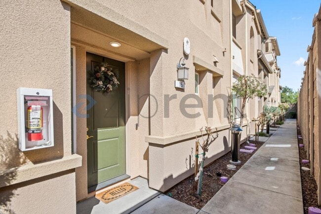 Building Photo - 15 Lisbon Ln