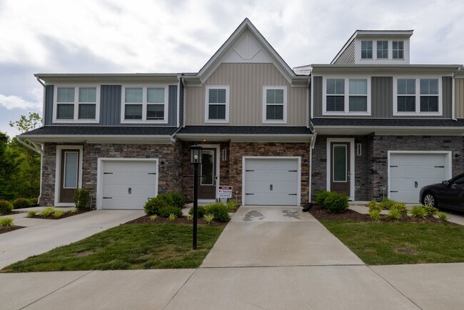 Building Photo - 516 Rivanna Hl Rd