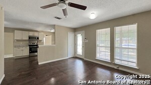 Foto del edificio - 6038 Sandwick Dr