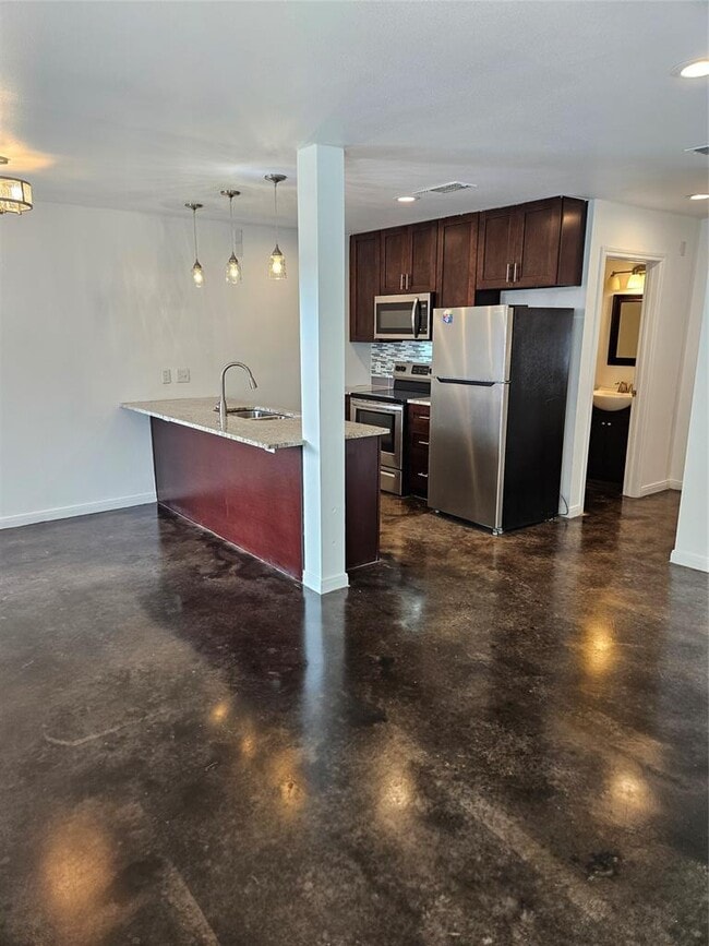 Foto del edificio - 5911 Lago Vista Way