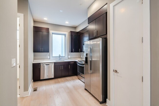 Foto del edificio - Northern Liberties Townhome with Parking