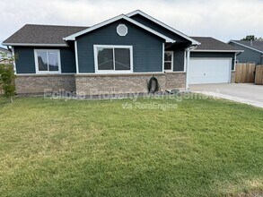 Building Photo - 464 Tara Dr