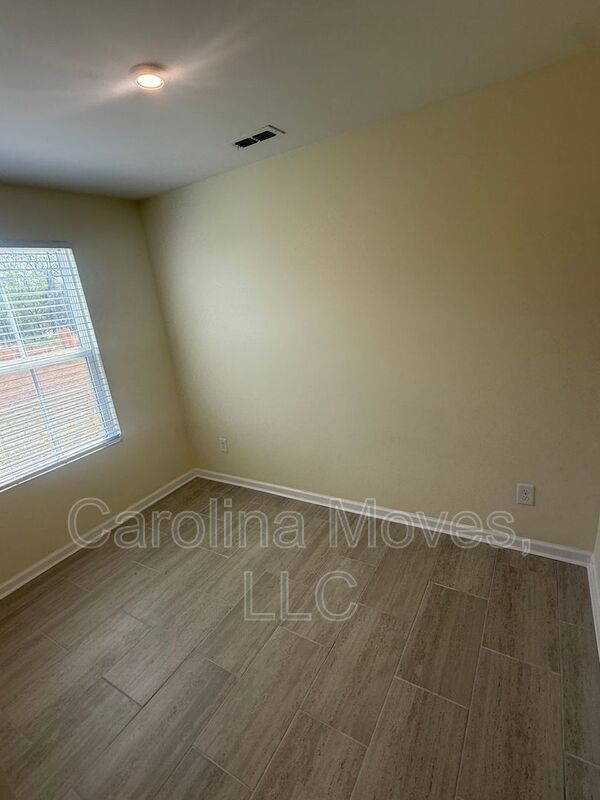 Foto del edificio - 328 Timberwild Dr