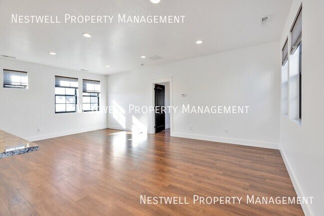 Foto del edificio - 5056 W Lake Ave