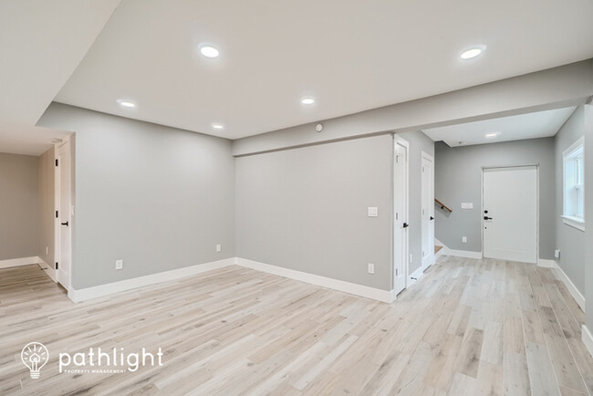 Building Photo - 5119 N Ridge Street N, St. Petersburg, FL,...