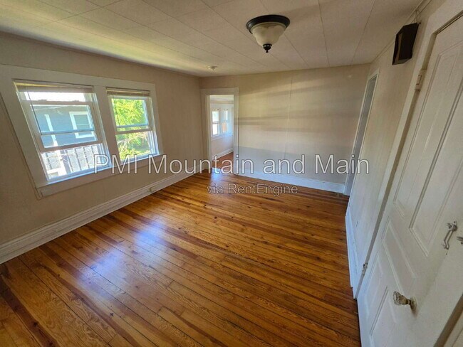 Foto del edificio - 41 Westwood Pl