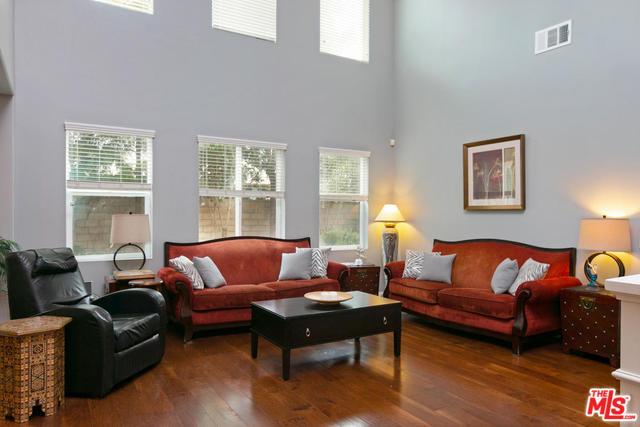 Building Photo - 193 PELICAN POINTE Ct