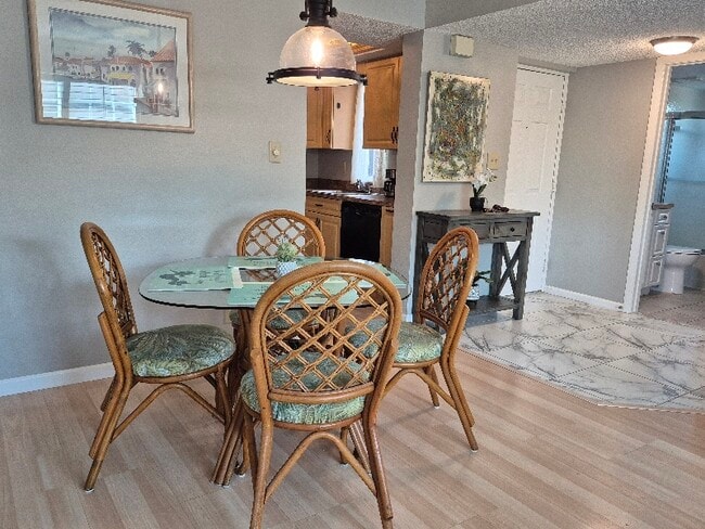 Foto del edificio - 19505 Quesada Ave