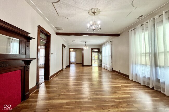 Foto del edificio - 1749 S Delaware St