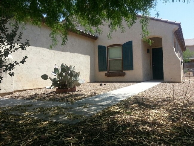 Foto del edificio - HOUSE FOR RENT