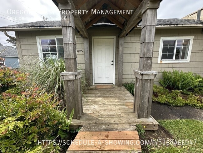 Building Photo - 425 Siletz Ave