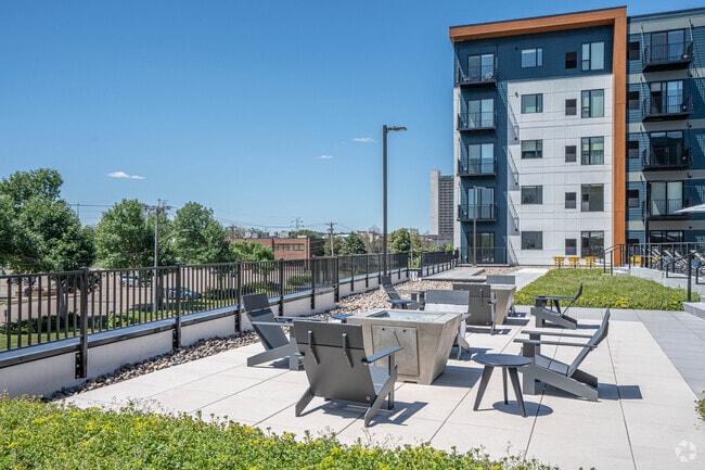 Pozo de fuego - Oaks Pentagon Village