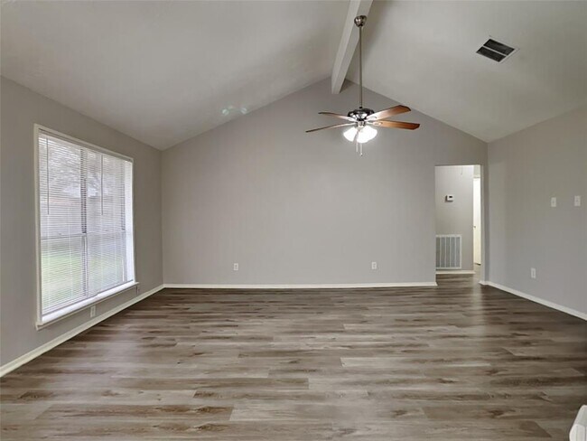 Building Photo - 7822 Breda Dr