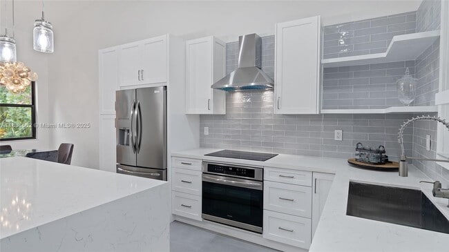 Building Photo - 15533 N Miami Lakeway
