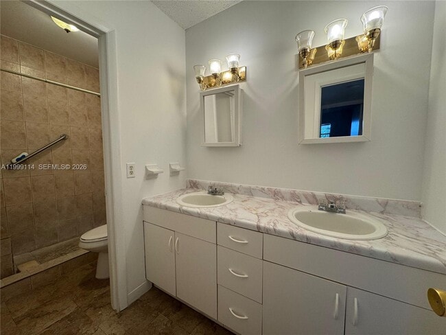 Foto del edificio - 6501 Winfield Blvd