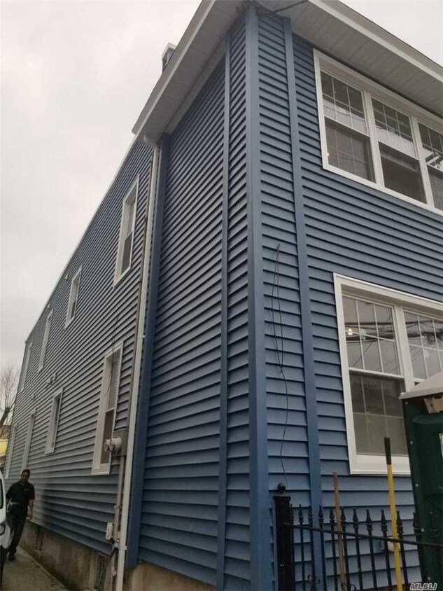 Building Photo - 111-30-111112 112th St