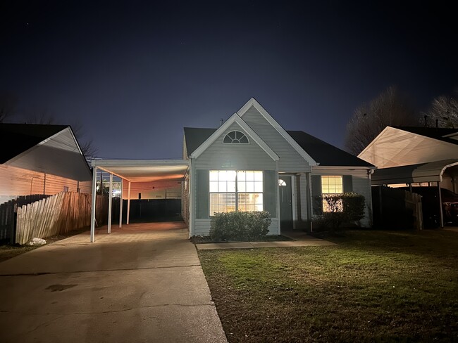 Building Photo - 4203 Savannah Cir