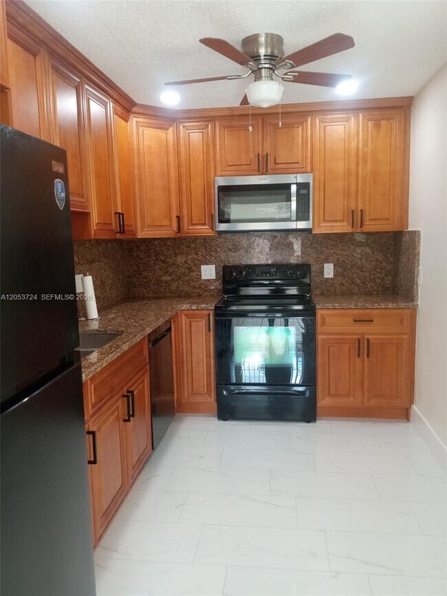 Foto del edificio - 6123 SW 4th Pl