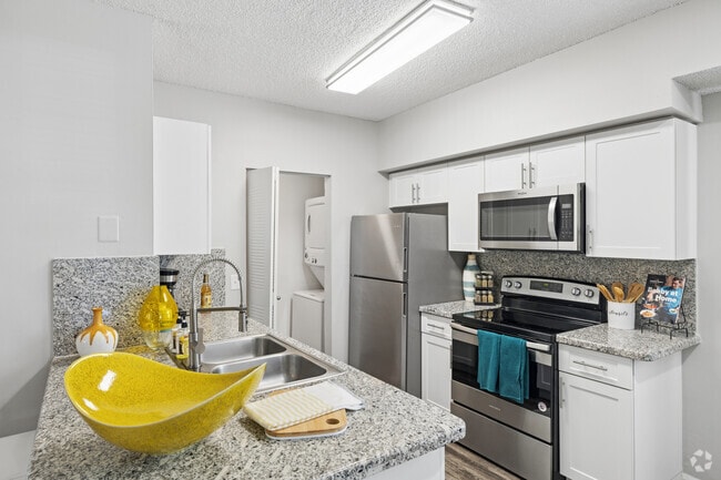2BR, 2BA - 1165SF - Kitchen - The Emerson Apartments
