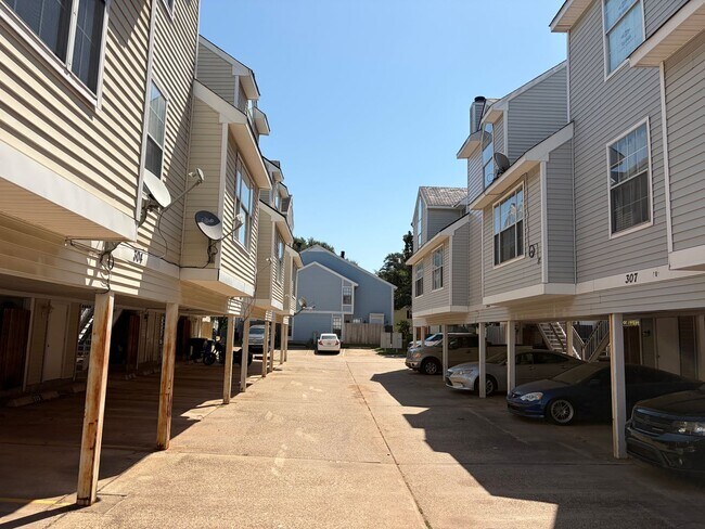 Foto del edificio - 310 Settlers Park Dr