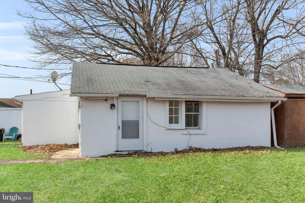 Foto principal - 8874 Washington St