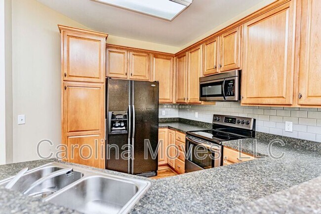 Building Photo - 302 Waycross Ln