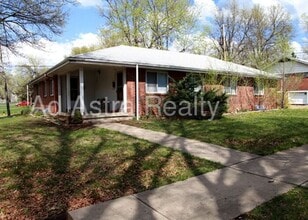 Building Photo - 7903 Grandview St