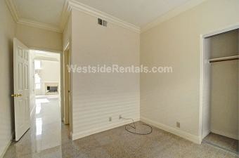 Foto del edificio - 18836 Jeffrey Ave