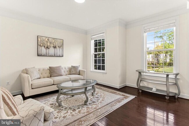 Foto del edificio - 8901 Hargrove Ct