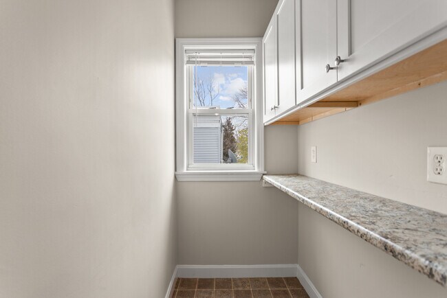 Foto del edificio - 157 Billings Rd