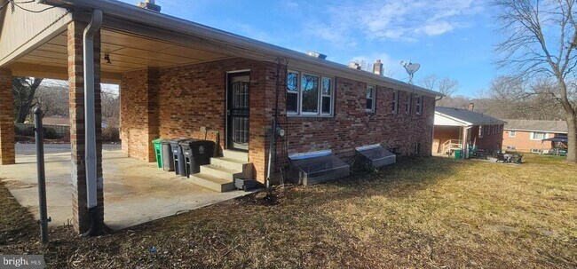 Foto del edificio - 5616 Old Temple Hill Rd