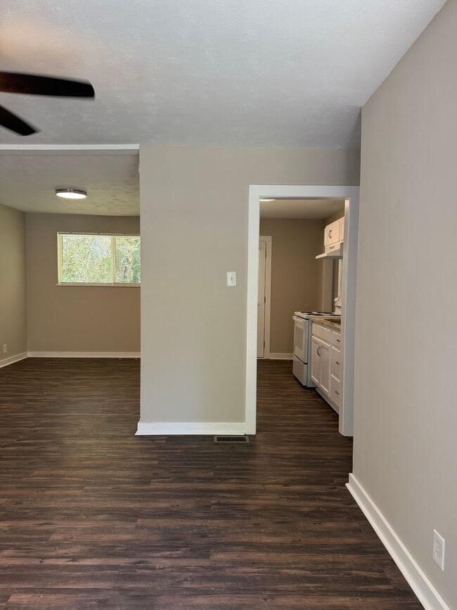 Foto del edificio - 3 Bedroom 2 Full Bath House